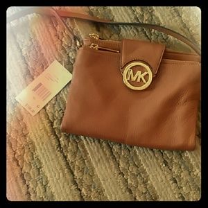 Michael kors LG cross body leather